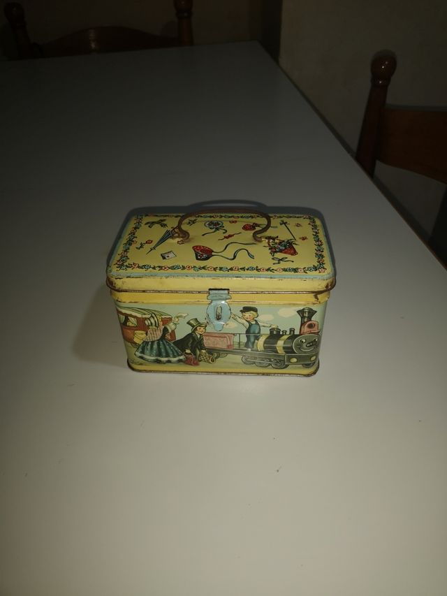 Porta oggetti antico