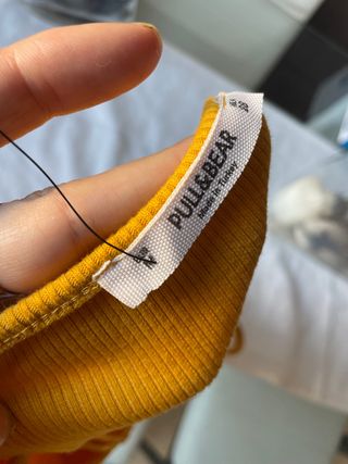 body nudos Pull and Bear mostaza