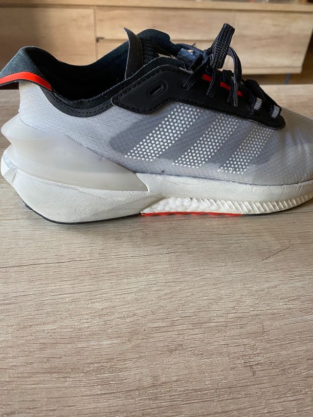 Adidas Avryn