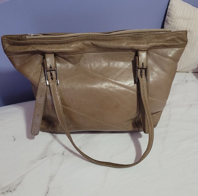 Bolso de piel. Marca Episode.