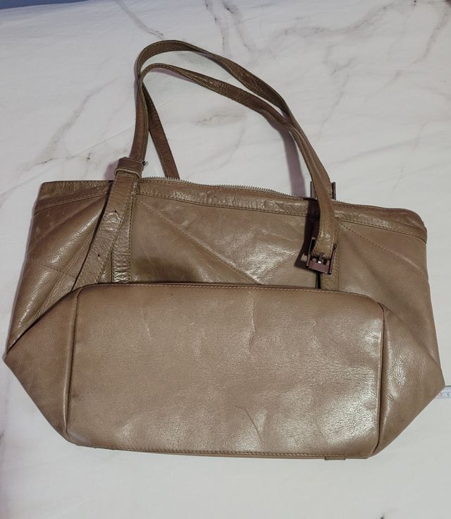 Bolso de piel. Marca Episode.