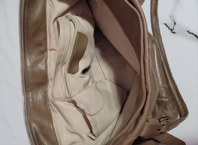 Bolso de piel. Marca Episode.