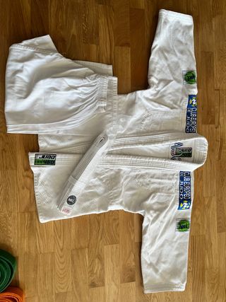 Judogi CEM. kimono judo Colegio Europeo de Madrid