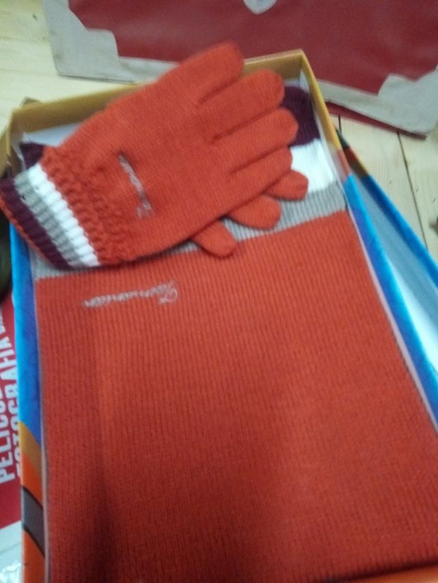 Juego de gorro buzanda guantes de niño
