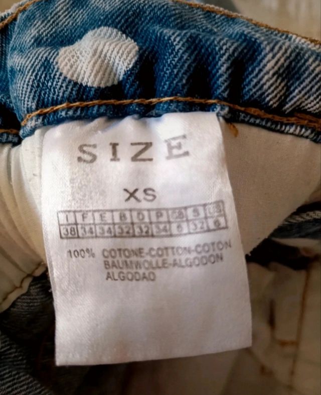 Gonna a pois in jeans