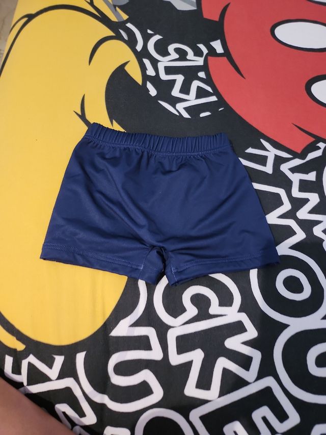 Bañador moschino bebe talla 9 a 12 meses