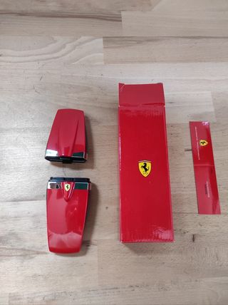 Estuches bolígrafos marca Ferrari