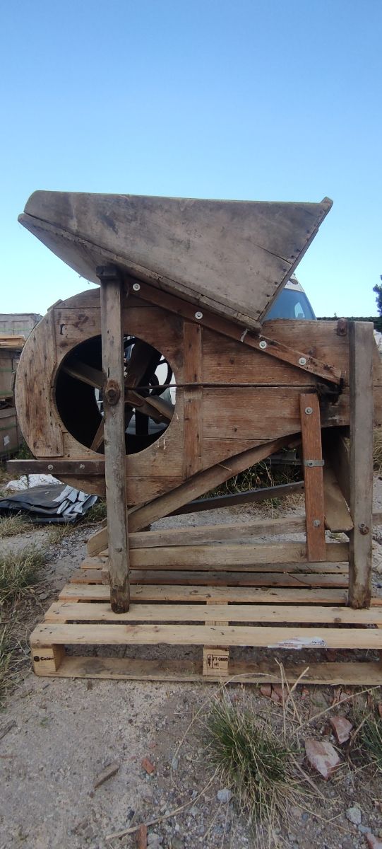 MAQUINA ANTIGUA SEPERADORA DE GRA