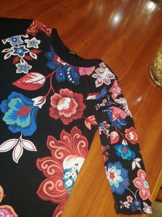 Camiseta/túnica Desigual. T. M