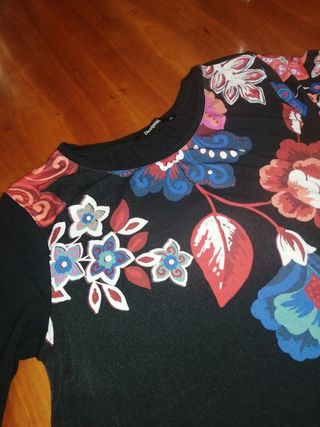 Camiseta/túnica Desigual. T. M