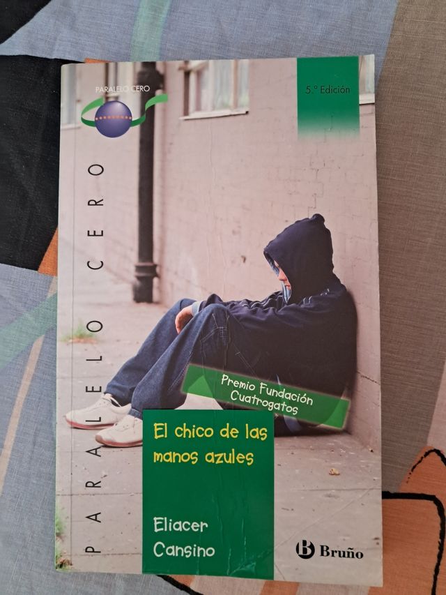 El chico de las manos azules