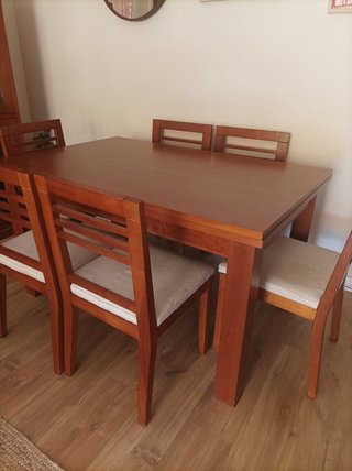 Mesa y sillas
