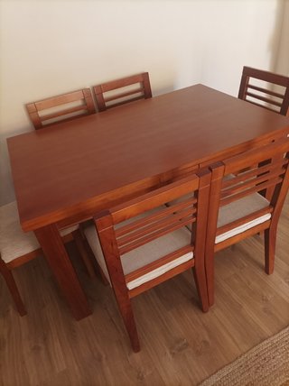 Mesa y sillas