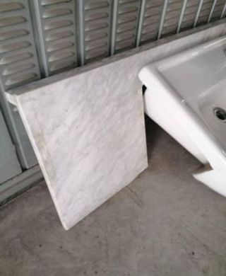 LAVABO CON MISCELATORE E TOP A € 50.