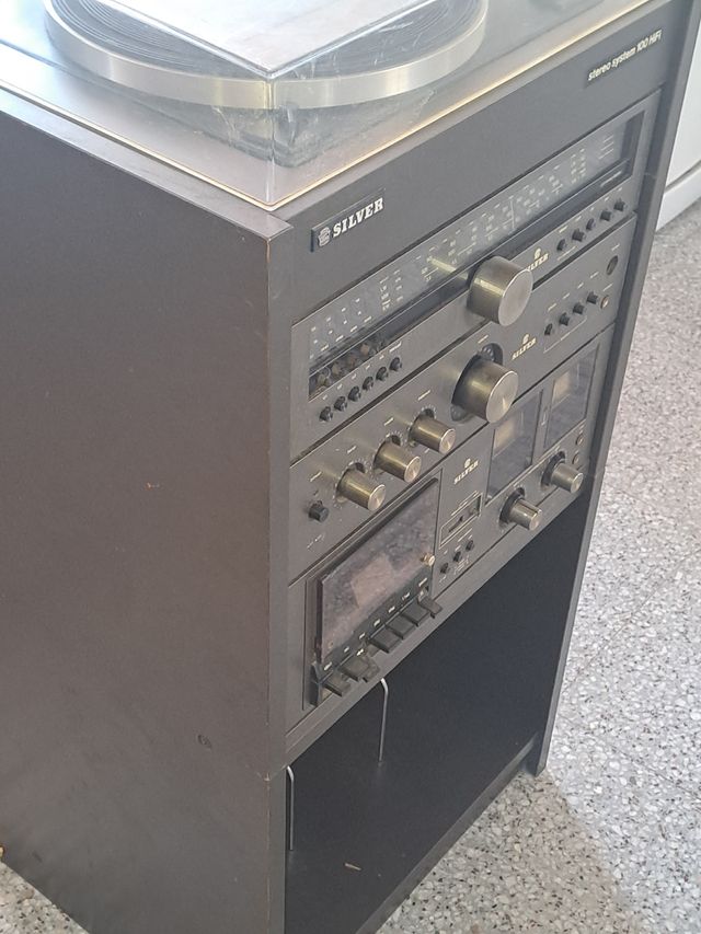 Equipo de música antigua