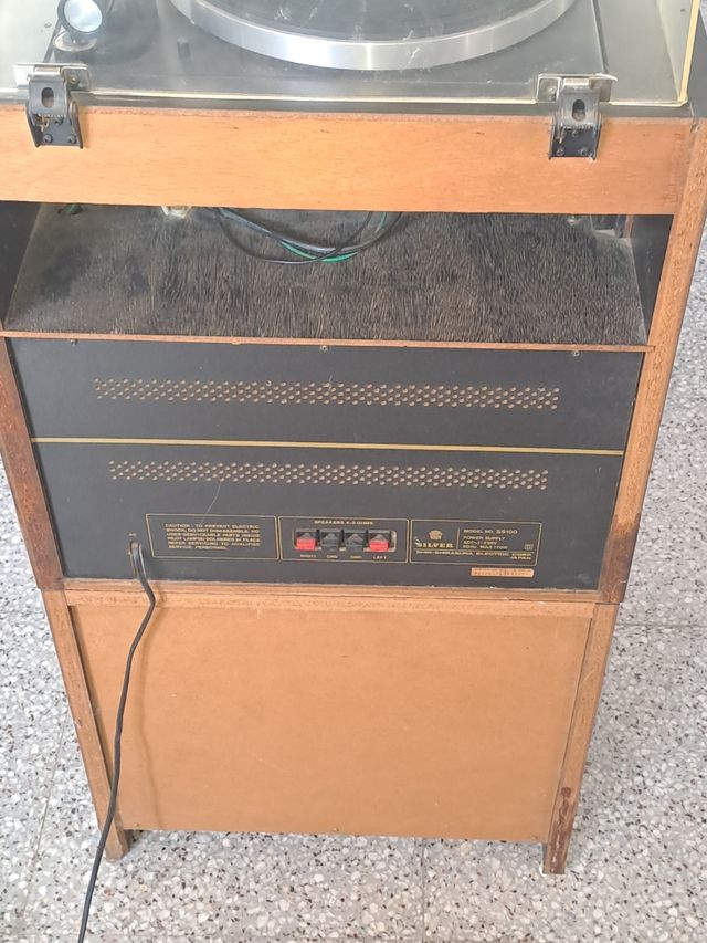 Equipo de música antigua