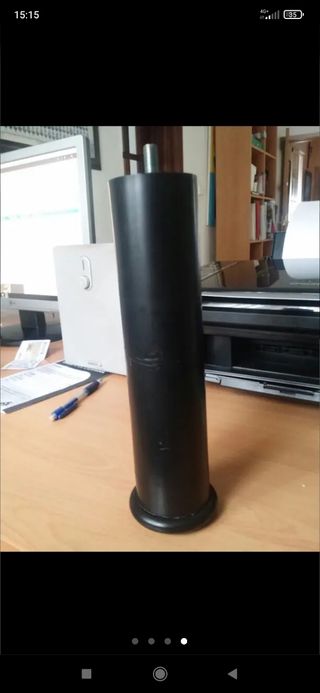 Base tapizada para colchón patas incluidas.
