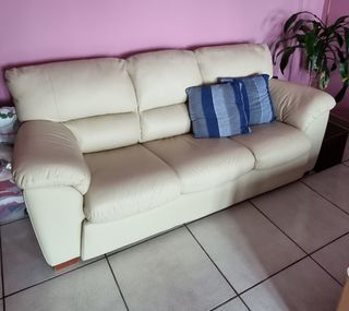 Ottimo divano letto tre posti