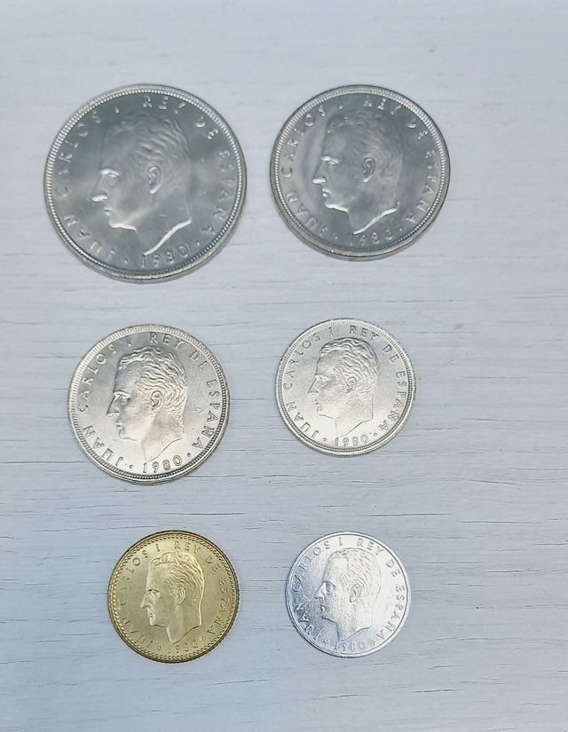 Lotto di monete mondiali 82