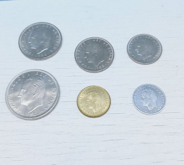 Lotto di monete mondiali 82