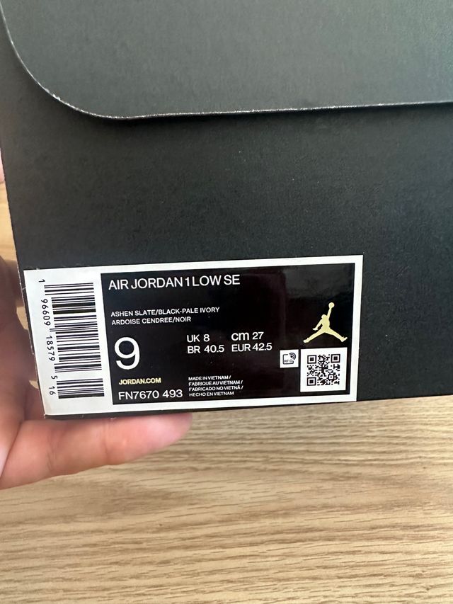 Air Jordan 4 retro Red Cement