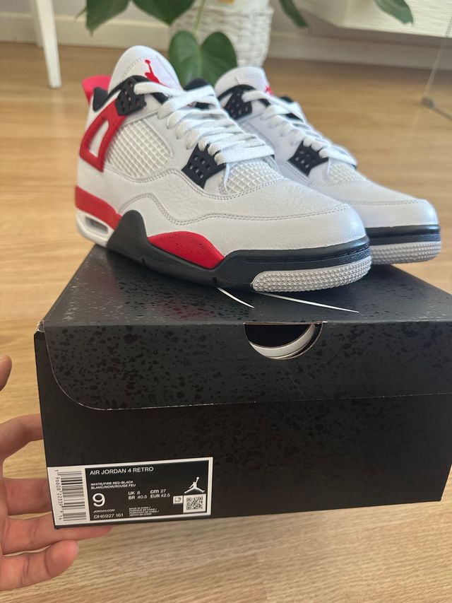 Air Jordan 4 retro Red Cement
