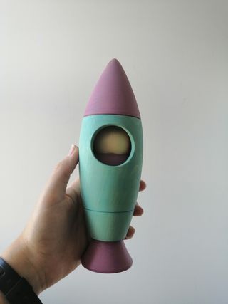 Cohete con astronauta. NUEVO. Motessori Waldorf
