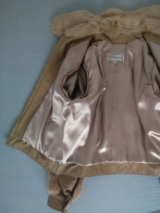 Chaqueta bomber de pelo de conejo y napa camel