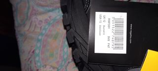 Botas n47 equivale a un 45