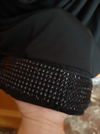 Camiseta negra pedrería