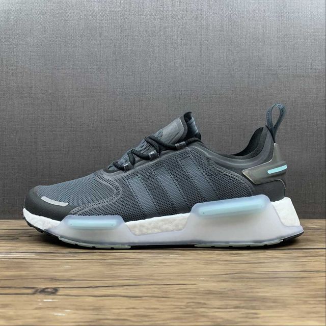 Zapatillas Deportivas Adidas NMD_V3 Temporada.