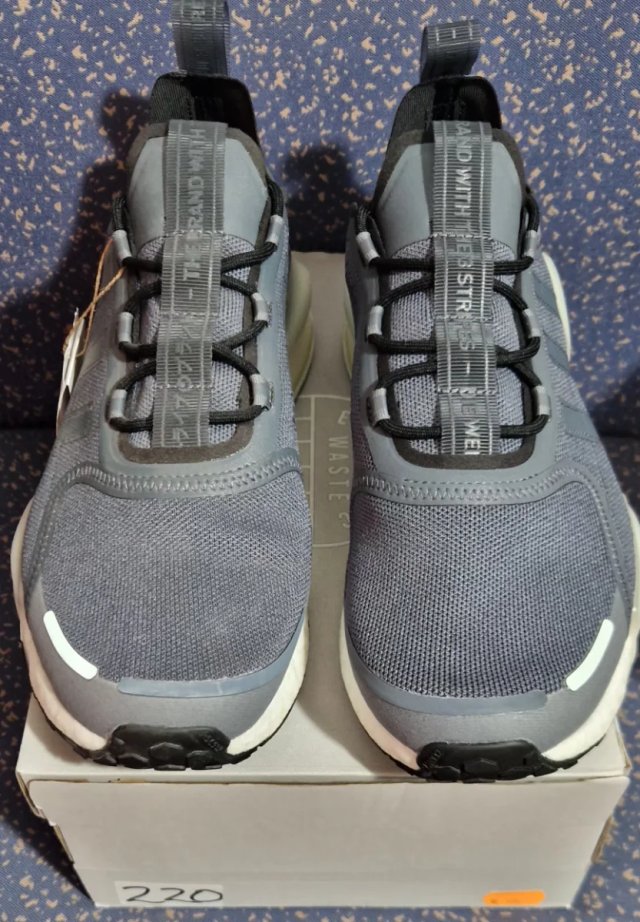 Zapatillas Deportivas Adidas NMD_V3 Temporada.
