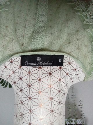 Vestido verde menta, falda tul y espalda de encaje