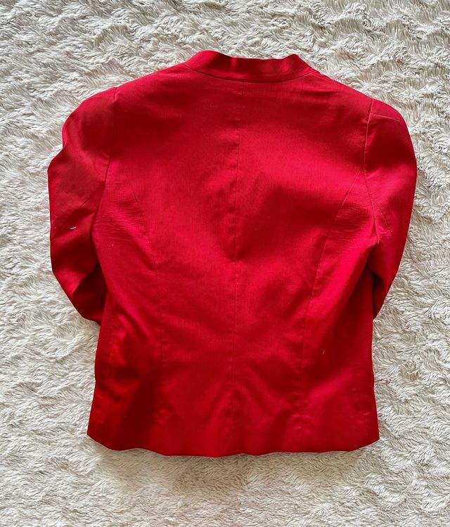 Chaqueta roja de Pedro del Hierro. Talla 36.