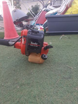 Desbrozadora marca tanaka tbc 2100