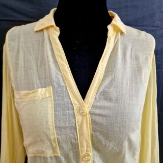 Blusa amarilla Talla S Bershka 