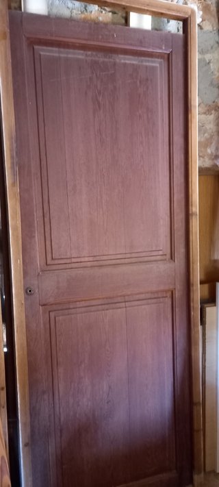 Puertas antiguas y persianas