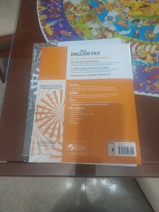 New English File Studen't Book + workbook