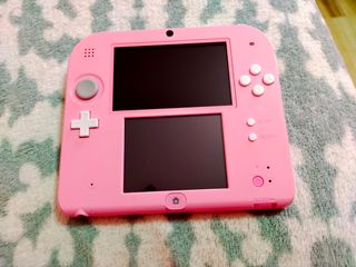 Nintendo 2ds con funda cargador y juegos