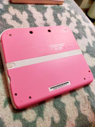 Nintendo 2ds con funda cargador y juegos