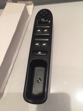 BOTONERA ELEVALUNAS PEUGEOT