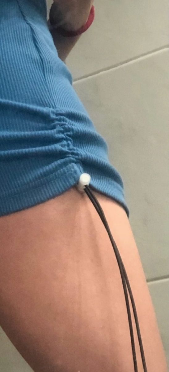 Abito corto aderente blu e bianco