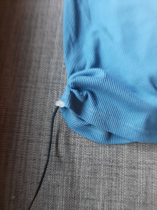 Abito corto aderente blu e bianco