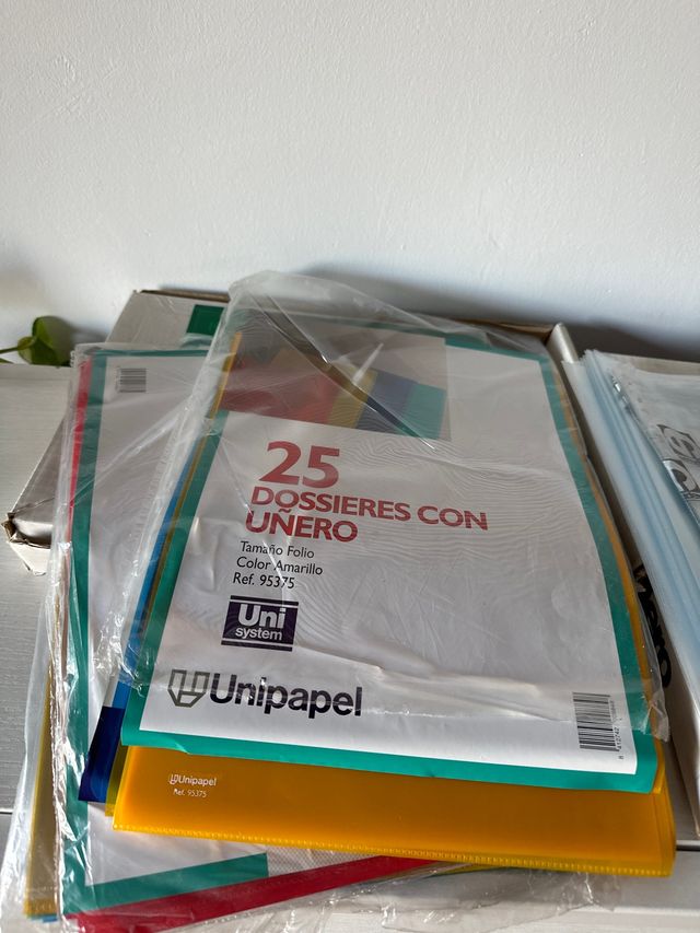 Lote papelería dossiers con uñero NUEVOS