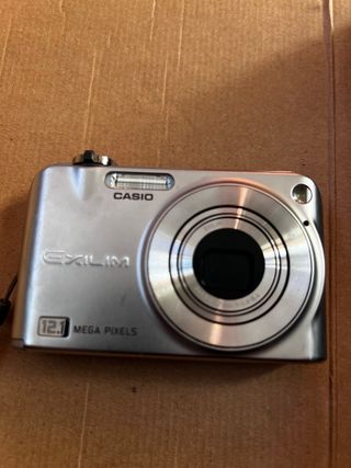 Camara digital Casio Exilim 12MP
