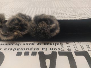 Bufanda con flores de piel