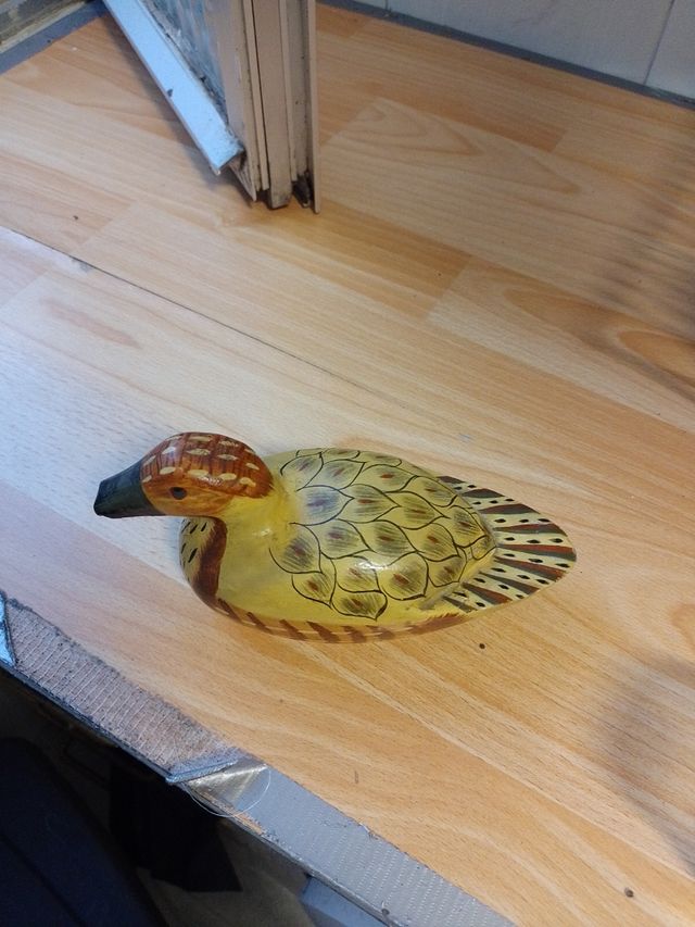 Pato de madera antiguo para señuelo