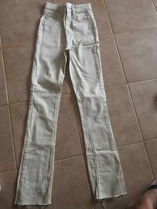 Pantalon chica Bershka T 34