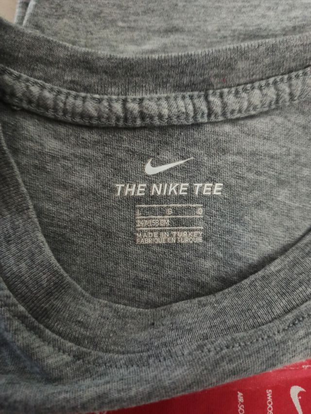 Tres camisetas Nike y una Pepperts.