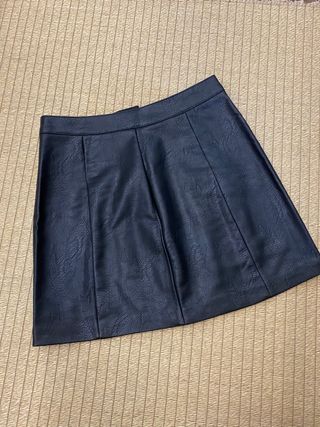 Falda de polipiel Stradivarius